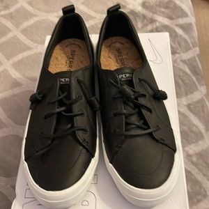 Ladies black leather Sperrys size 10